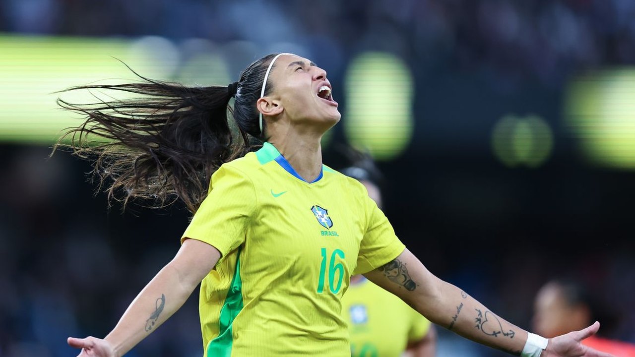 Após vitória sobre Inglaterra, seleção brasileira tem disputa acirrada pela titularidade contra a Itália