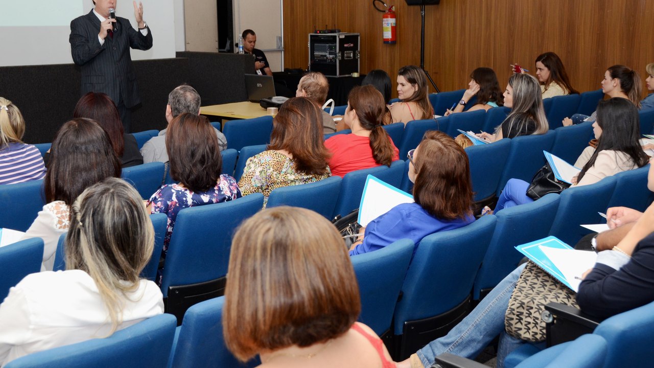 Profissionais da Saúde Bucal participam de atualização sobre o uso racional de medicamentos