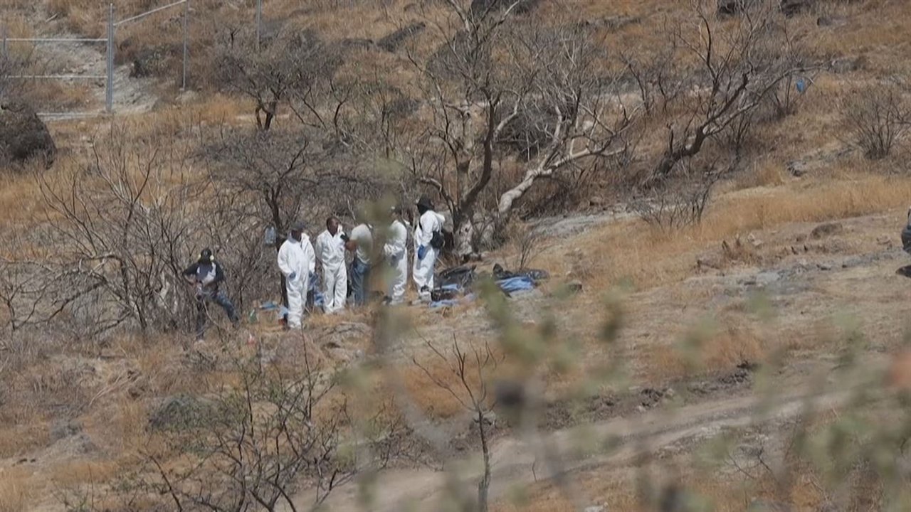 Vala com 29 sacos com restos humanos é encontrada no oeste do México