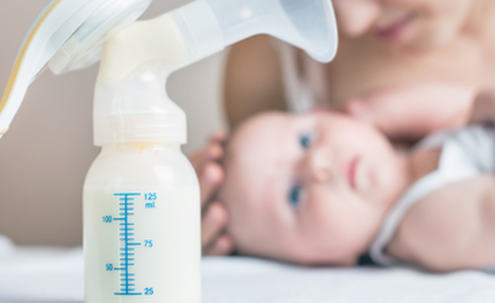 Um único potinho de leite doado pode alimentar até 10 bebês prematuros ou de baixo peso.