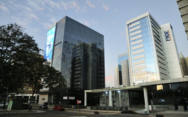 Medida provisória prevê a retomada de obras em 3,5 mil escolas no País