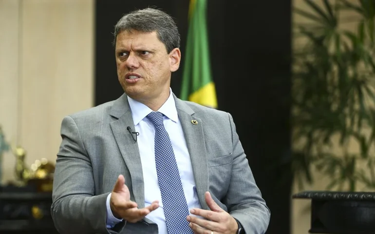 Tarcísio afirma que definição de candidato da direita à Presidência deve ocorrer em 2026
