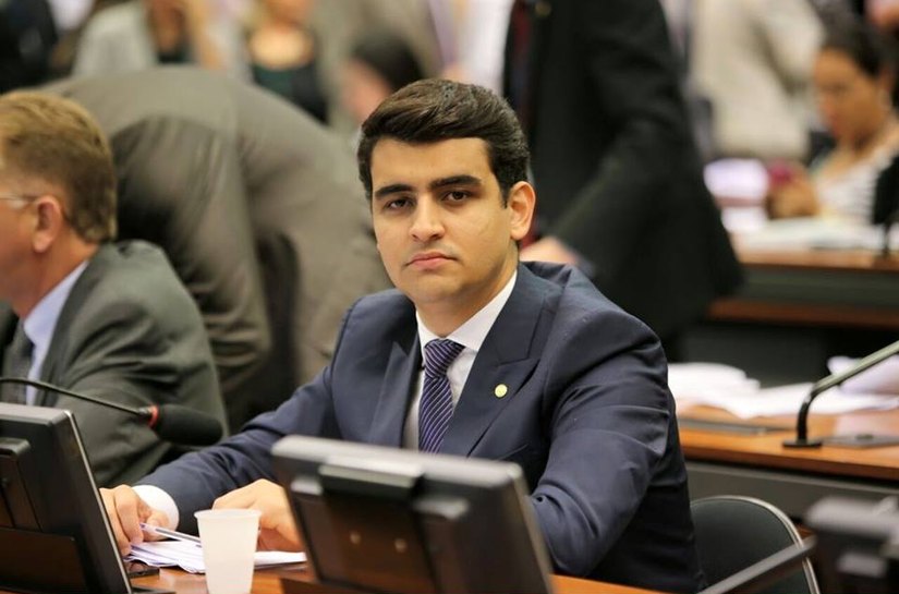 JHC, durante CPI, diz que operadoras enganam clientes no uso de internet