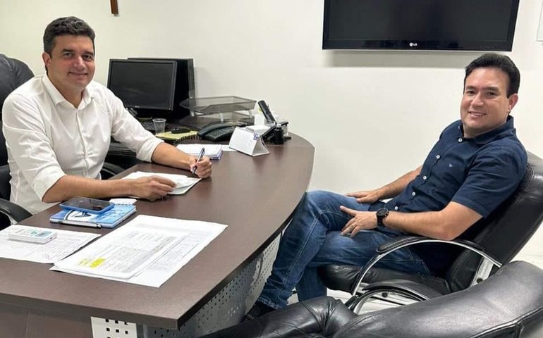 Prefeito Jorge Galvão se reúne com secretário Rui Palmeira para destravar obras em Jundiá