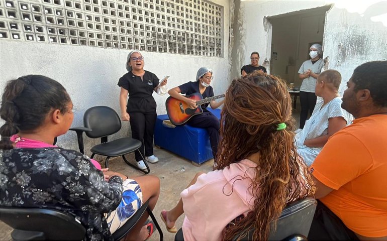 Musicoterapia humaniza atendimento e fortalece cuidado em saúde mental no Hospital Ib Gatto