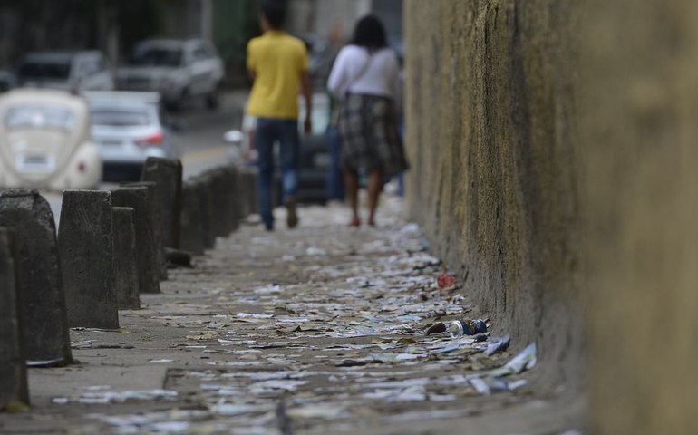 Campanha irregular está entre crimes eleitorais flagrados no 2º turno