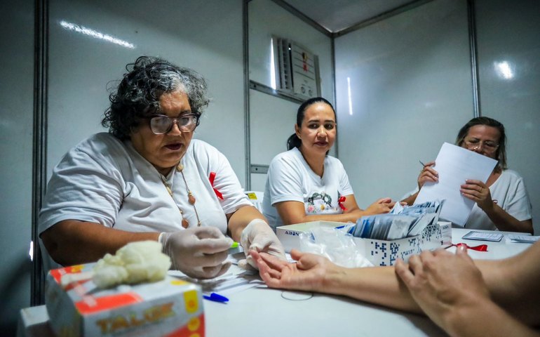 Prefeitura oferece testes rápidos e serviços de saúde em alusão ao Dezembro Vermelho