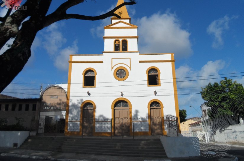 Concerto à luz de velas 'Entre luzes e flores' é atração da Igreja de Santa Teresinha nesta quarta (19)