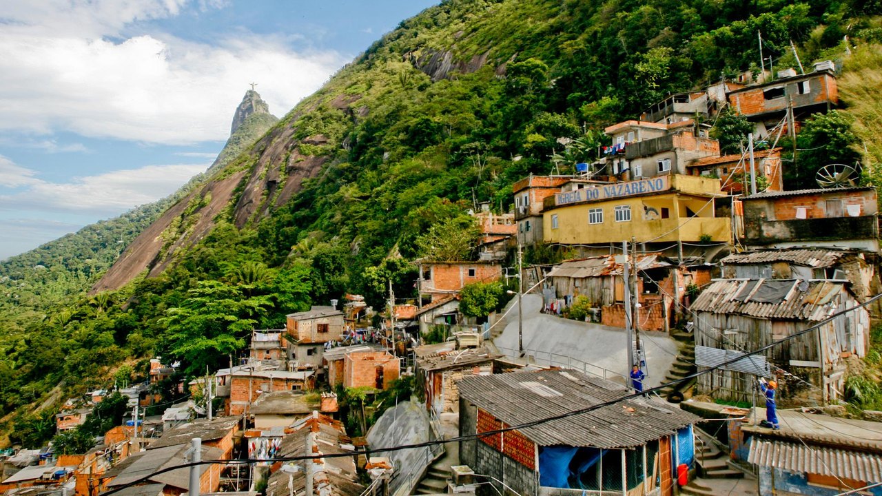 Proibição de operações em favelas do Rio durante a pandemia reduziu mortes em 70%