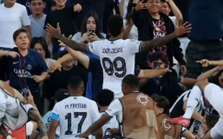 'Colossal', 'queda do pedestal': Jornais internacionais exaltam vitória do Botafogo no Mundial