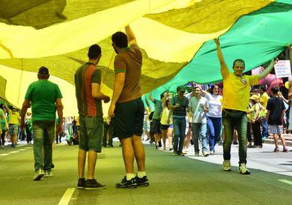 Movimentos sociais defendem mandato de Dilma, mas cobram fim do ajuste fiscal