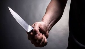 Homem arremessou faca durante discussão com irmã e a atingiu na testa