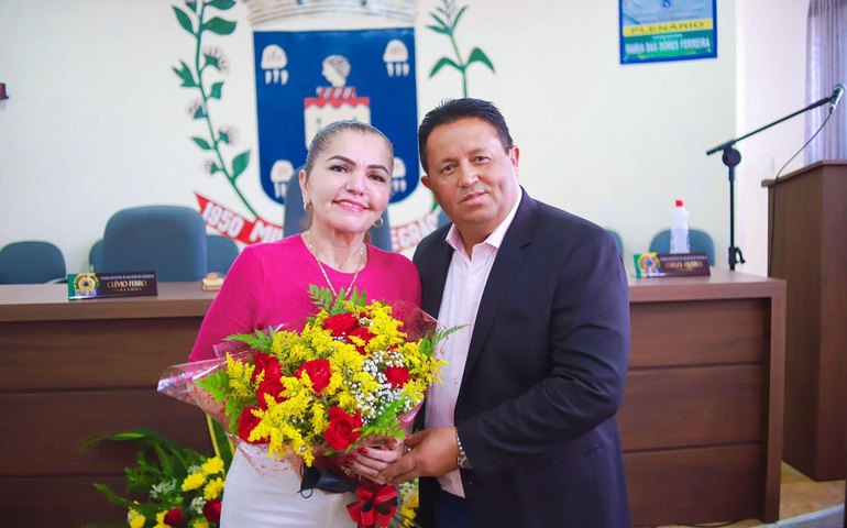 Mesmo sem mandato, Ângela Garrote continua prestigiada e na atividade política