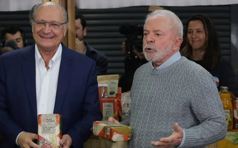 Bancada ruralista diz que governo Lula arrancou a ponte com o agro ao prestigiar evento do MST