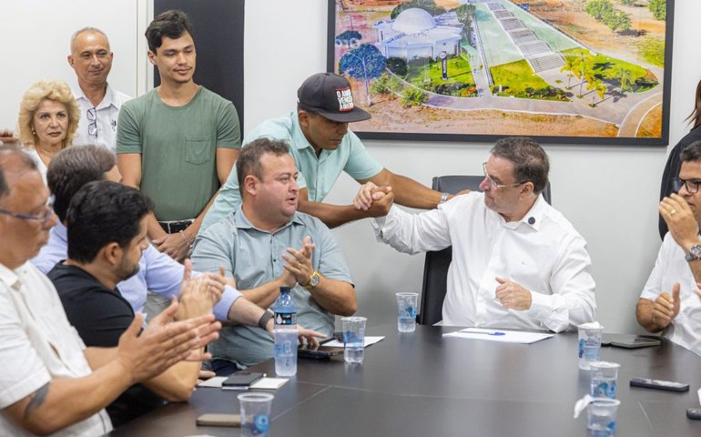 Prefeito Luciano destaca apoio do deputado  Daniel Barbosa para a pavimentação de bairros em Arapiraca