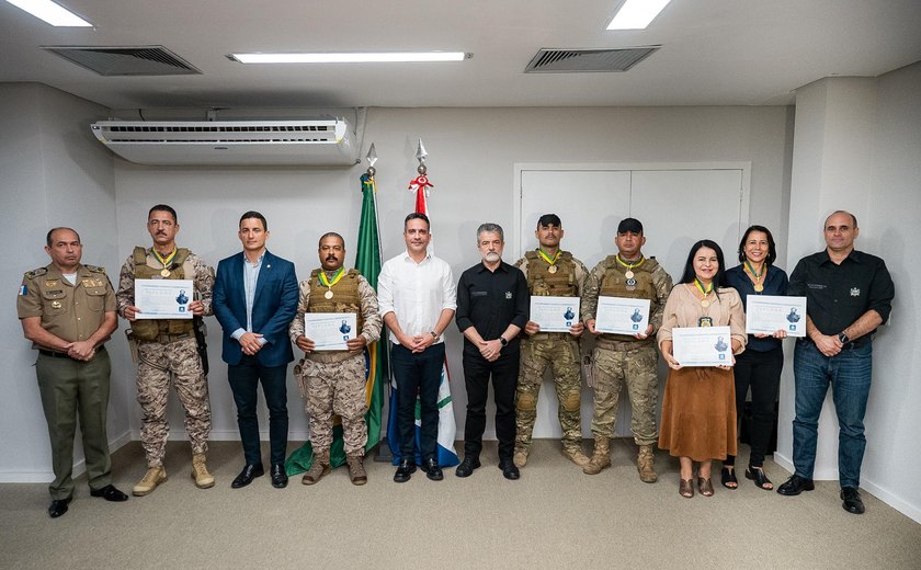 Governador homenageia 17 agentes da Segurança Pública com a Medalha do Mérito da República Marechal Deodoro da Fonseca