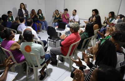 MPAL e DPE levam “Expresso Leitura” ao Vergel do Lago com atendimentos a pessoas em situação de rua, estudantes da EJAI e indígenas Warao