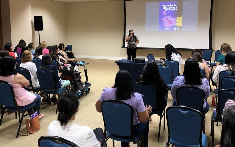Com apoio da Semudh, Cedim promove formação para conselheiras municipais