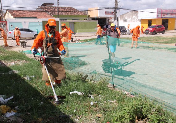 Arapiraca: Bairro Planalto recebe mutirão de limpeza