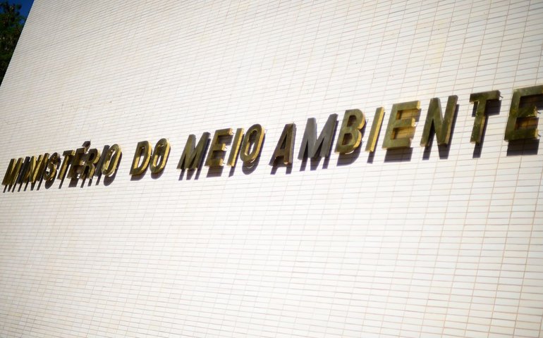 Governo fecha acordo salarial com servidores federais ambientais