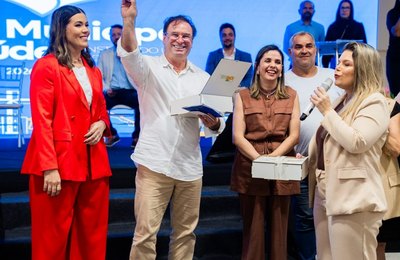 Arapiraca lança novo Plano Municipal de Saúde em cerimônia emocionante no Centro de Convenções