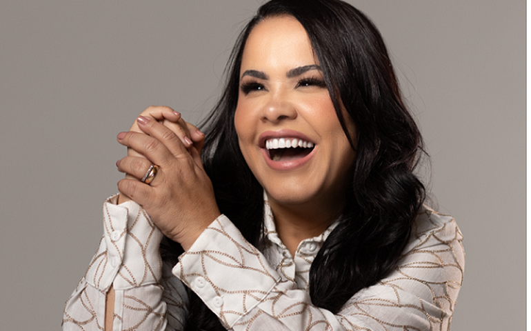 Cassiane lança a inédita “Abram-se os Portões”