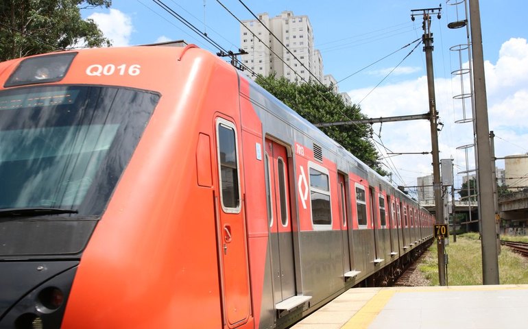 Governo de São Paulo privatiza três linhas de trens da CPTM