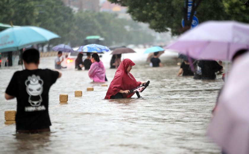 Tempestade causa alagamentos e mortes na China