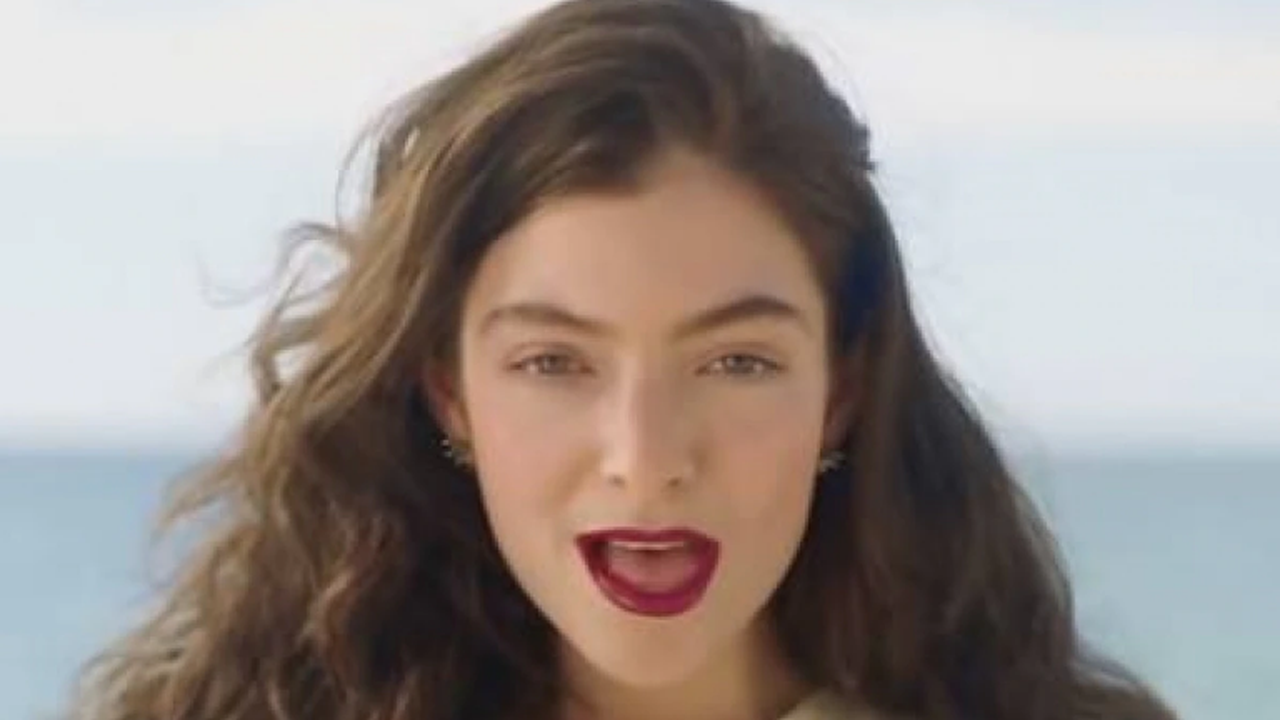 Lorde adia dois shows da turnê ‘Solar Power’ após inflamação nas cordas vocais