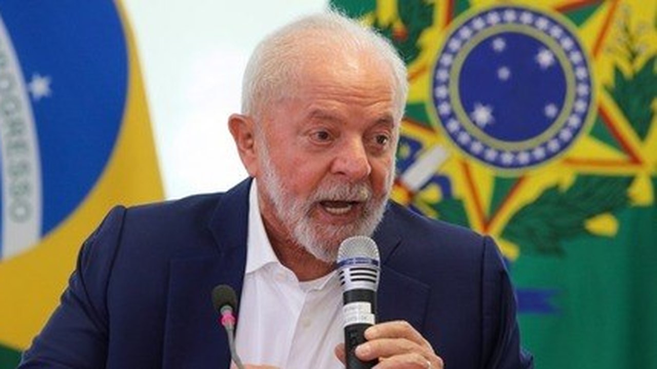 Lula elogia Haddad e diz que governo busca fazer tributação mais justa