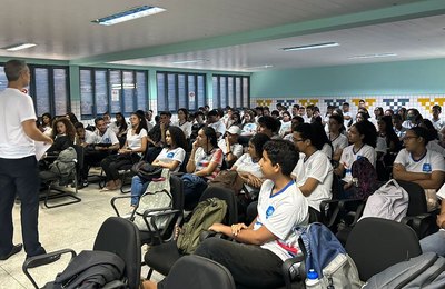 Júri simulado: alunos de Maceió participam de atividade promovida pelo MPAL