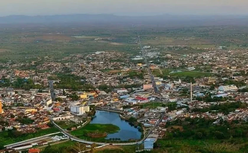 Falta de energia em Palmeira dos Índios gera revolta: “Pisca-pisca de Natal”, dizem moradores