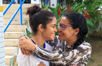 Mães servidoras contam porque confiam a educação de seus filhos à rede estadual 