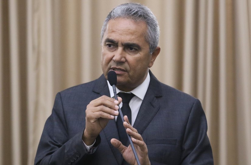 Francisco Tenório denuncia gasto excessivo da Prefeitura de Chã Preta com festividades
