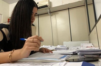 Sine Maceió orienta trabalhadores na elaboração de currículo profissional