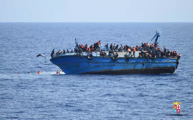 Naufrágio no Mediterrâneo deixa ao menos 1 morto e desaparecidos