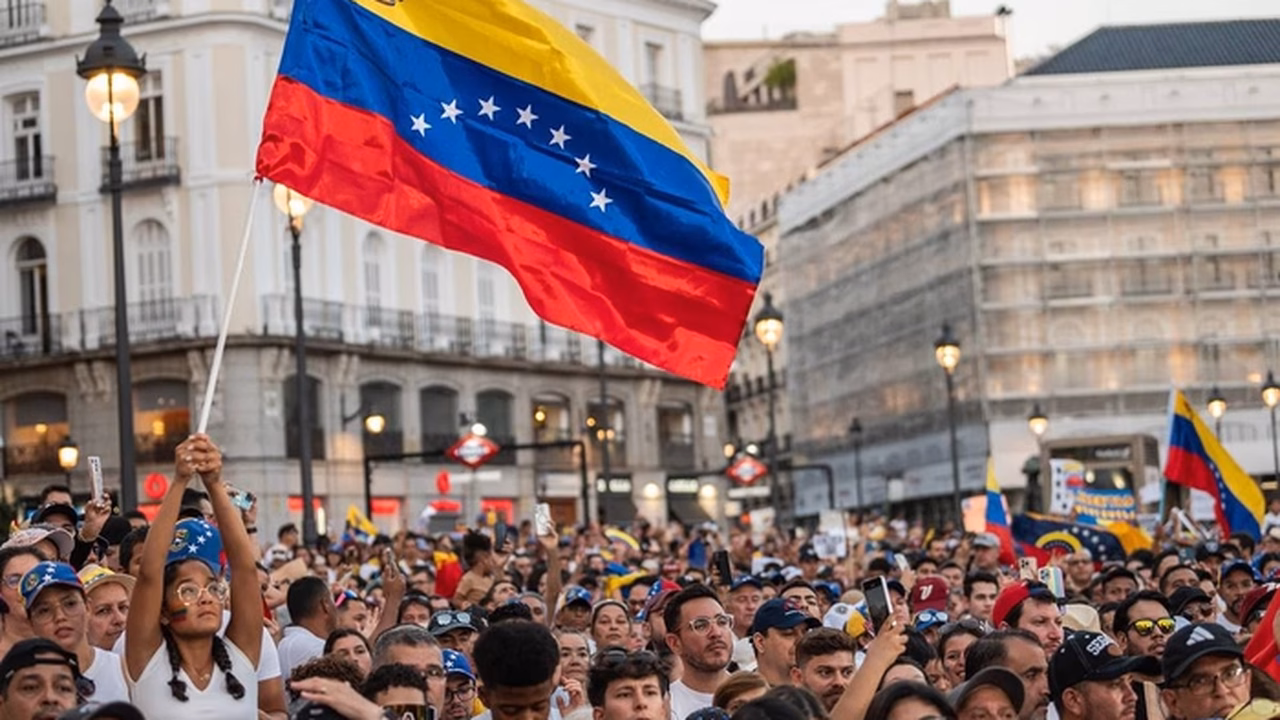 Número de mortos em protestos contra resultados da eleição na Venezuela sobe para 24