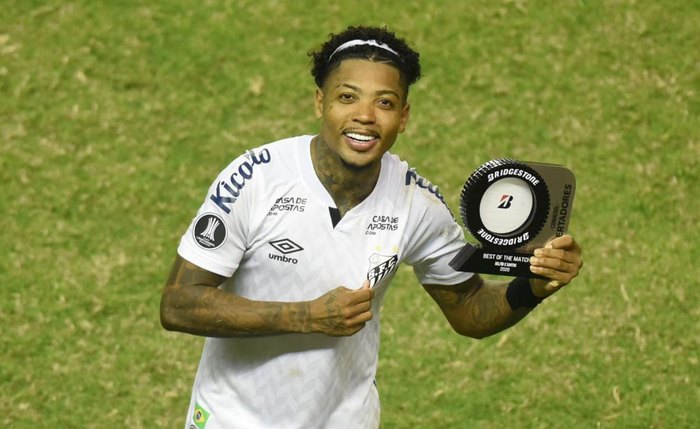 Marinho durante partida contra o Delfín, na Libertadores