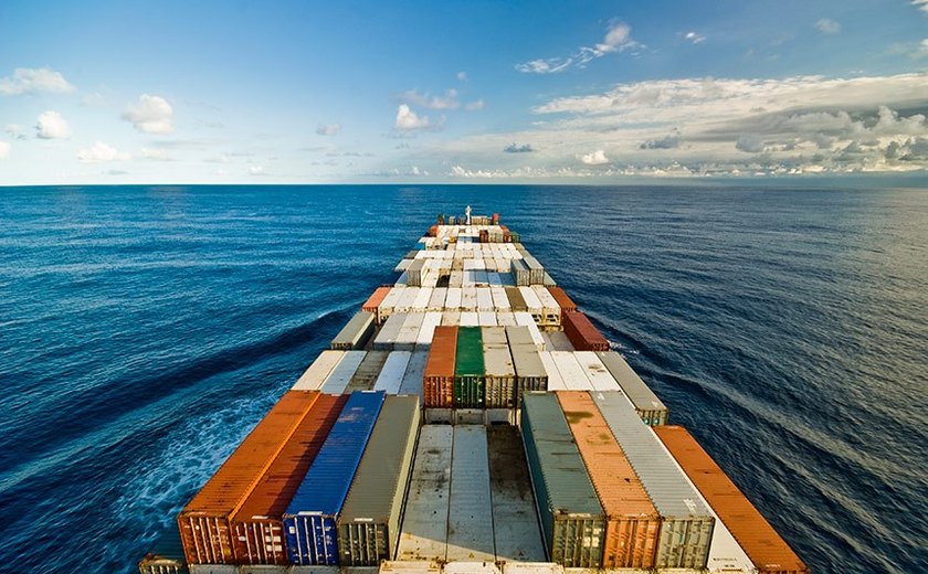 Conflitos podem diminuir em 20% a capacidade de transporte entre Ásia e Europa, diz Maersk