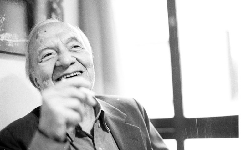 'Três letras apenas'