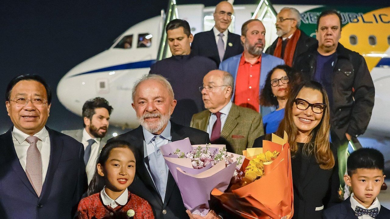 Lula desembarca na China em busca de acordos em meio à guerra comercial entre Washington e Pequim