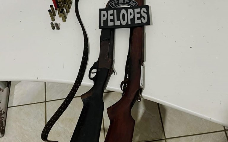 Ações operacionais da PM apreendem armas de fogo e recuperam veículo