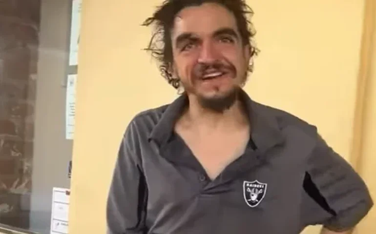 Tylor Chase, ex-ator da Nickelodeon, inicia reabilitação após ser encontrado nas ruas