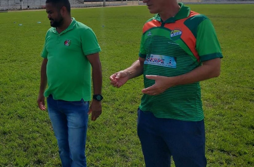 Presidente do Coruripe apresenta Luis Carlos Cruz como novo técnico do Hulk Praiano
