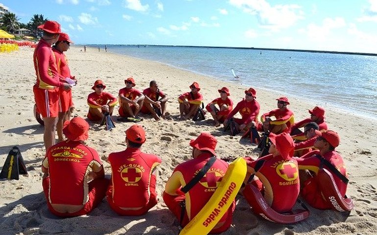 Bombeiros trabalham para reduzir índices de afogamentos