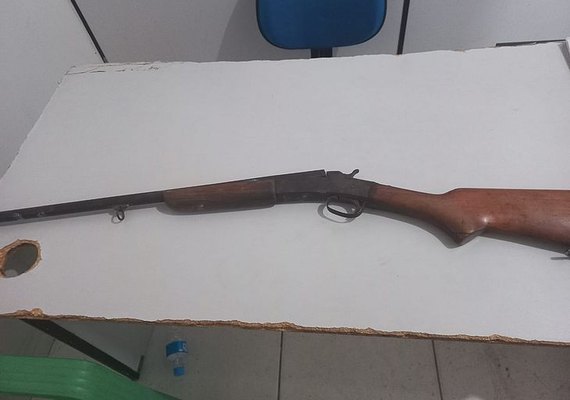 Homem armado é preso após tentar matar a ex-namorada em Taquarana