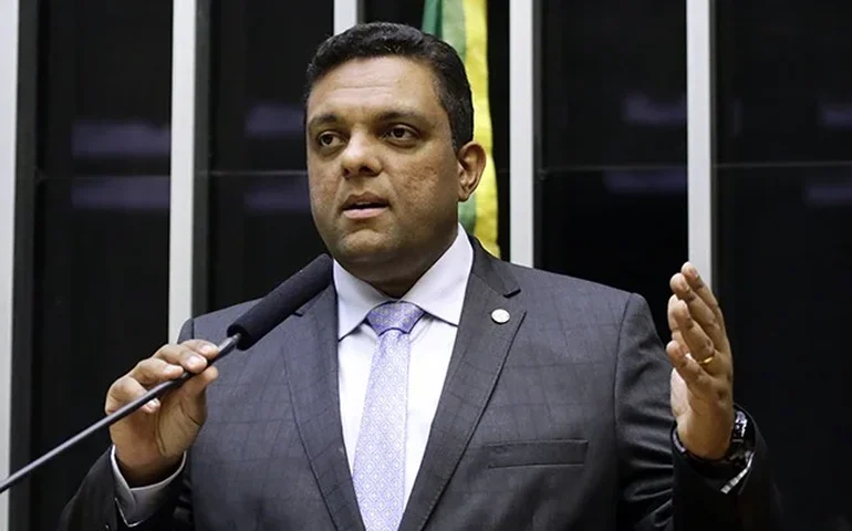 Otoni de Paula admite arrependimento por tratar Bolsonaro como 'mito'