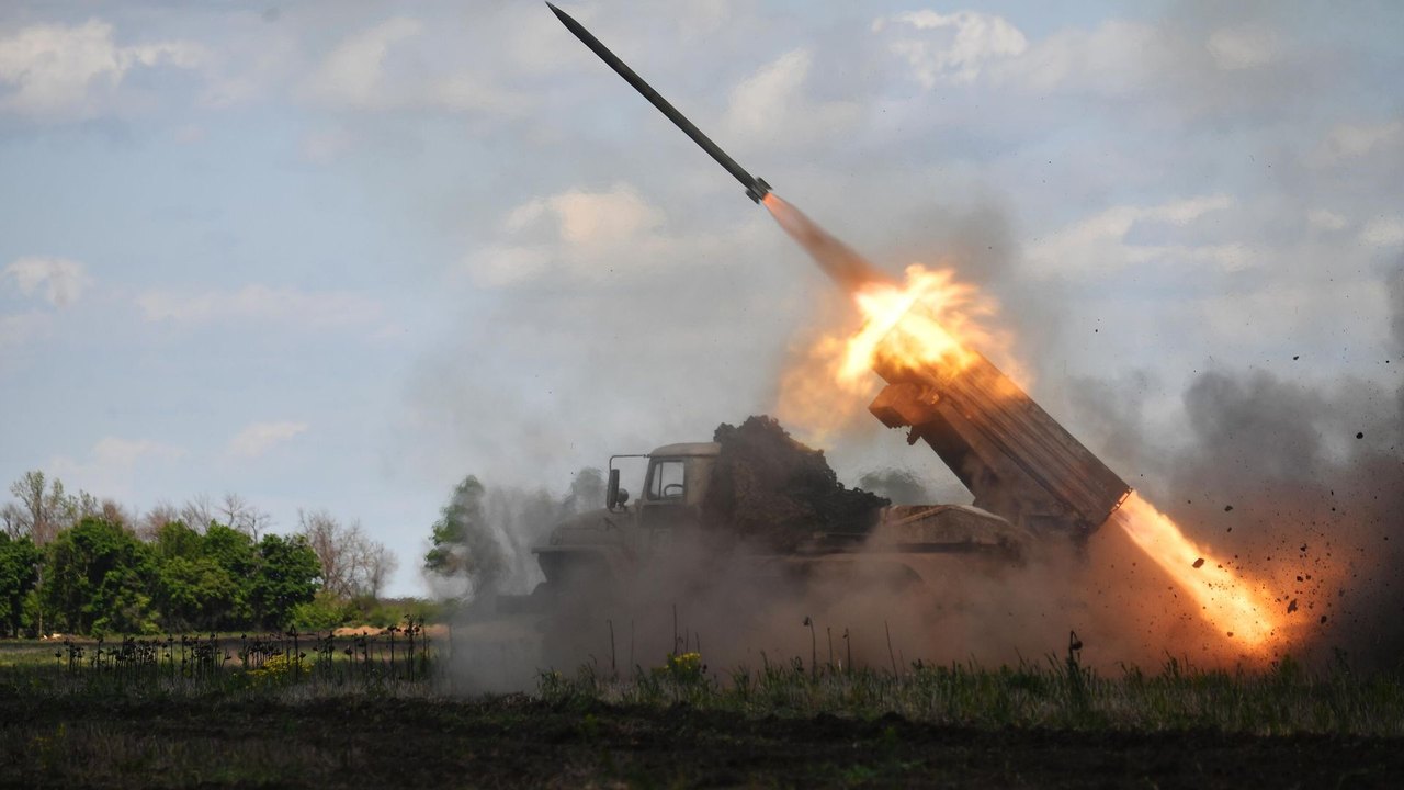 Rostec: sistema de foguetes Tornado-S supera Himars americano em alcance e potência