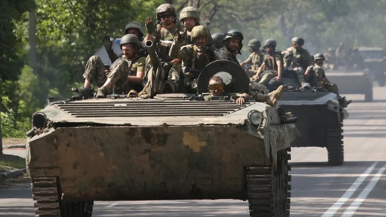 Com avanço das tropas ucranianas, recrutas russos sem treinamento adequado são expostos ao combate na linha de frente