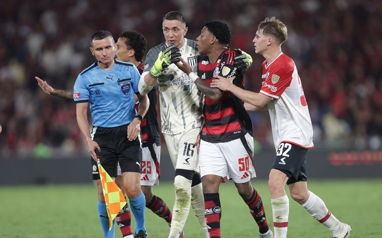 Conmebol anula 2º amarelo e libera Plata para defender o Flamengo